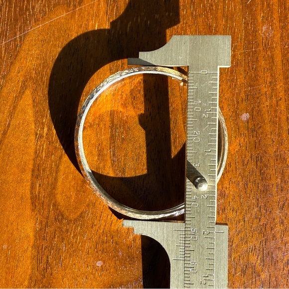 14k Diamond Etched Hoop Earrings 14gms - Picture 5 of 7